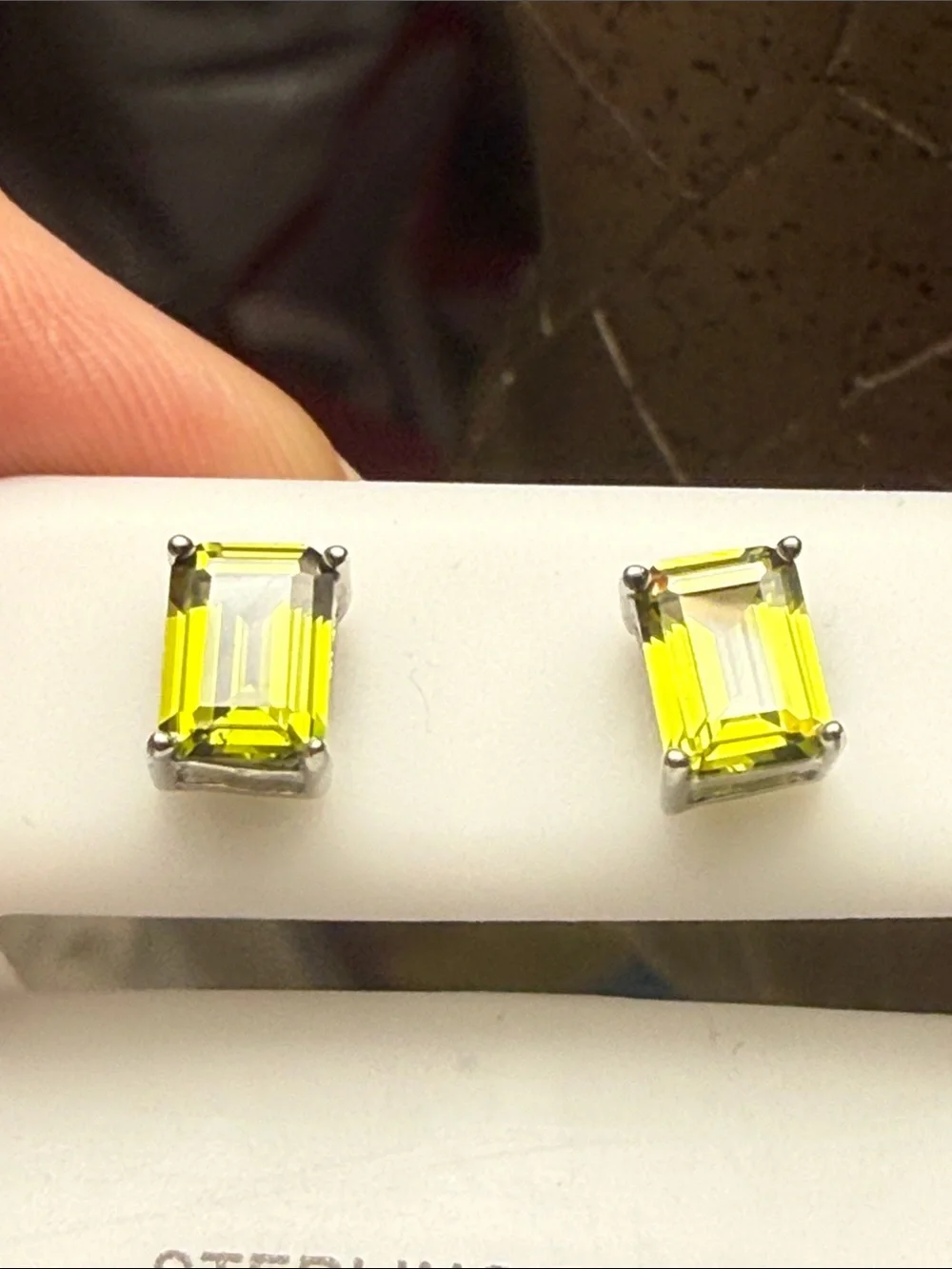 925 Sterling Silver Peridot-Green Emerald Cut Stud Earrings NEW